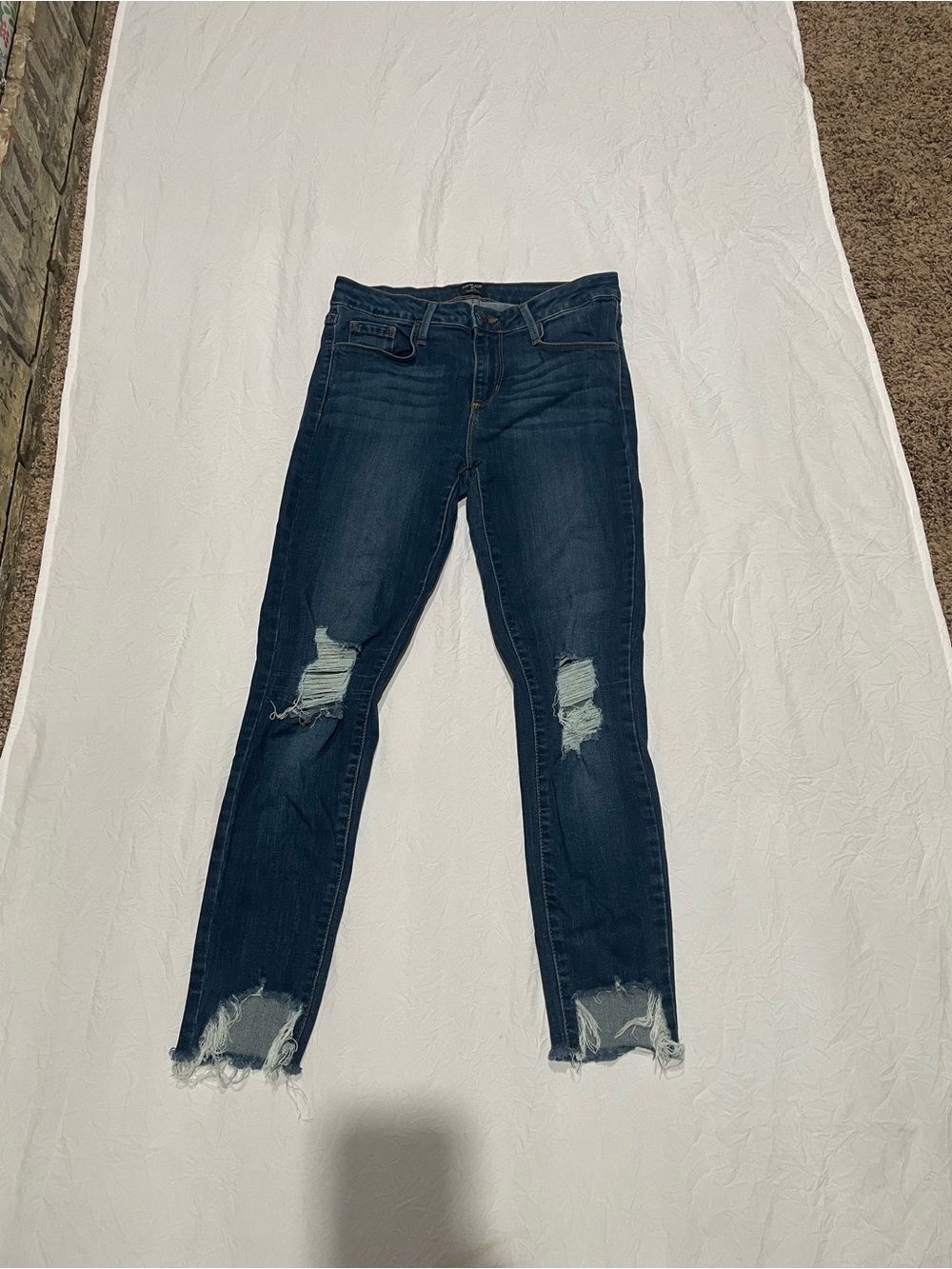 Dark Distressed Women’s Skinny Jeans
